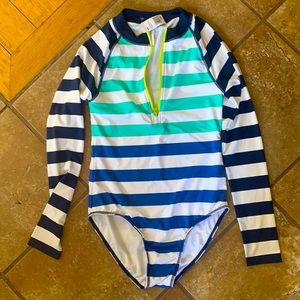 Vineyard vines one piece swimsuit / rash guard